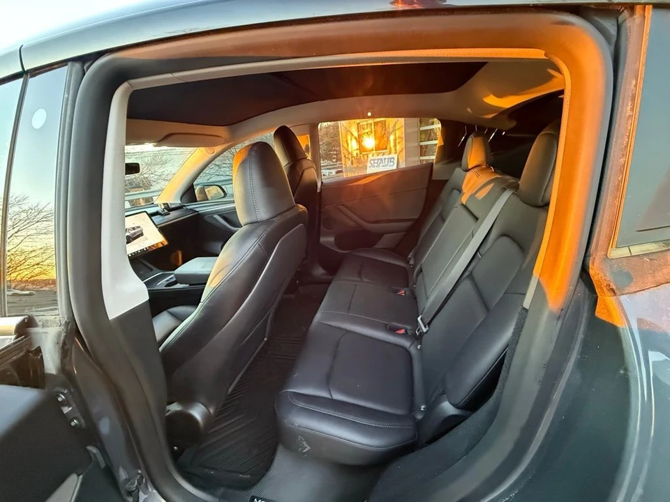 2023 Tesla Model Y Performance - Image 13 of 20