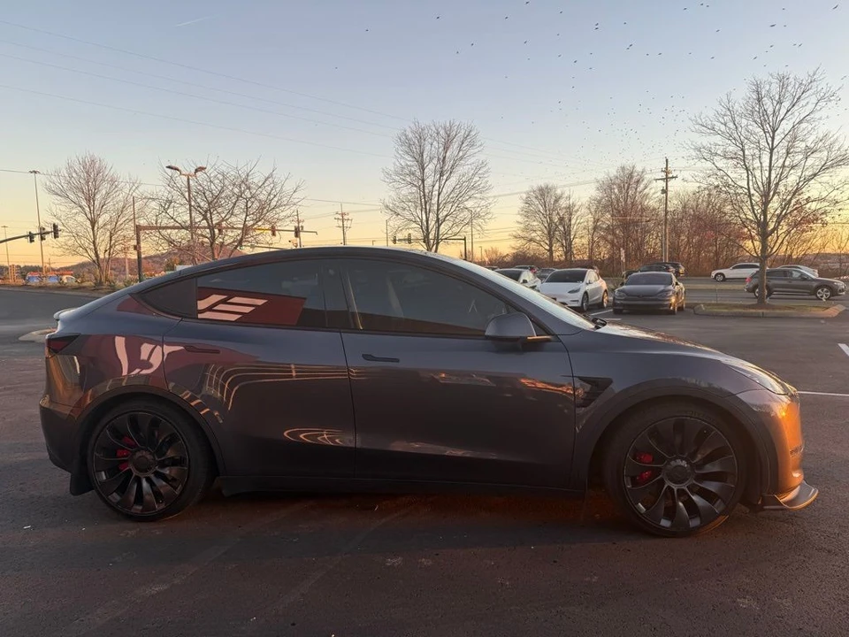 2023 Tesla Model Y Performance - Image 4 of 20