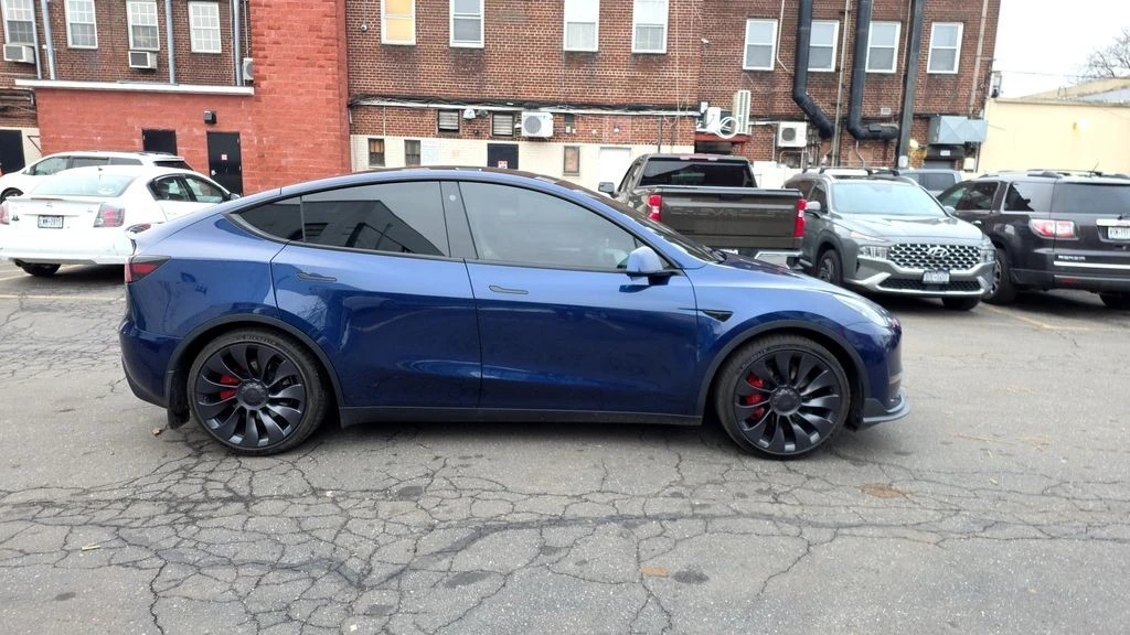 2023 Tesla Model Y Performance - Image 3 of 6
