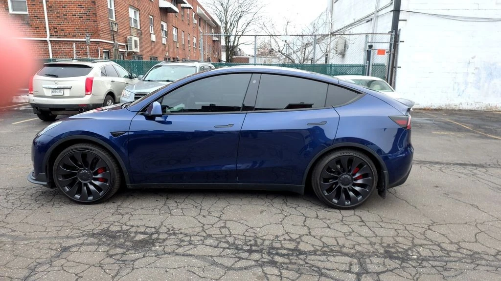 2023 Tesla Model Y Performance - Image 4 of 6