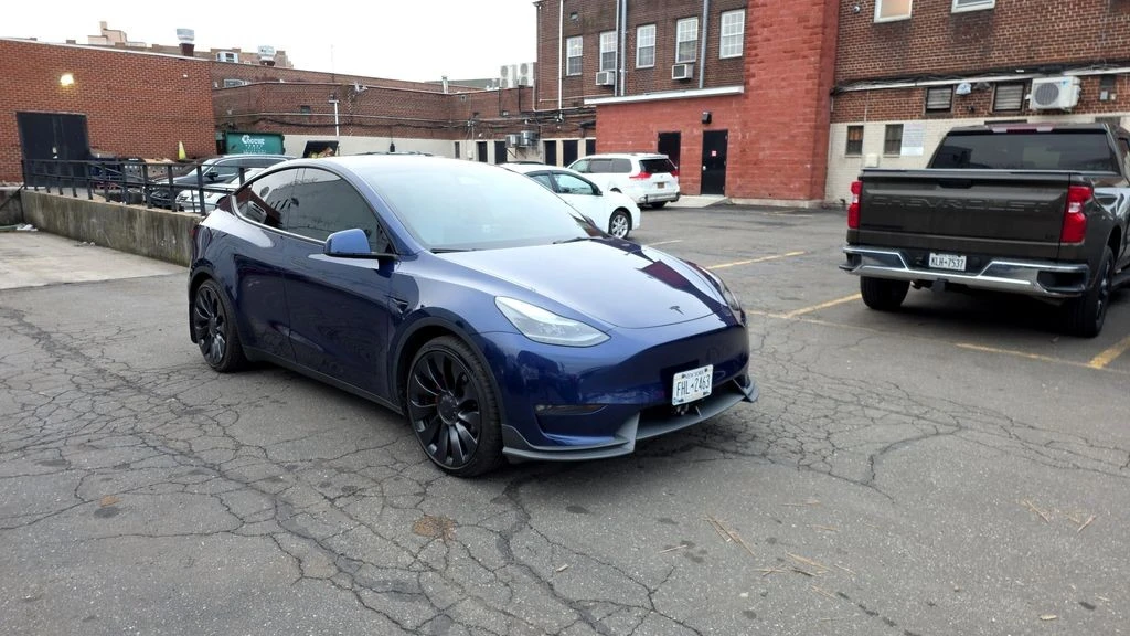 2023 Tesla Model Y Performance - Image 2 of 6