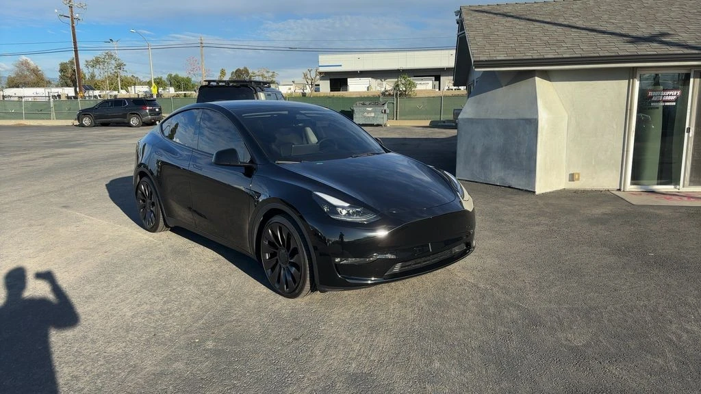 2023 Tesla Model Y Performance - Image 2 of 7