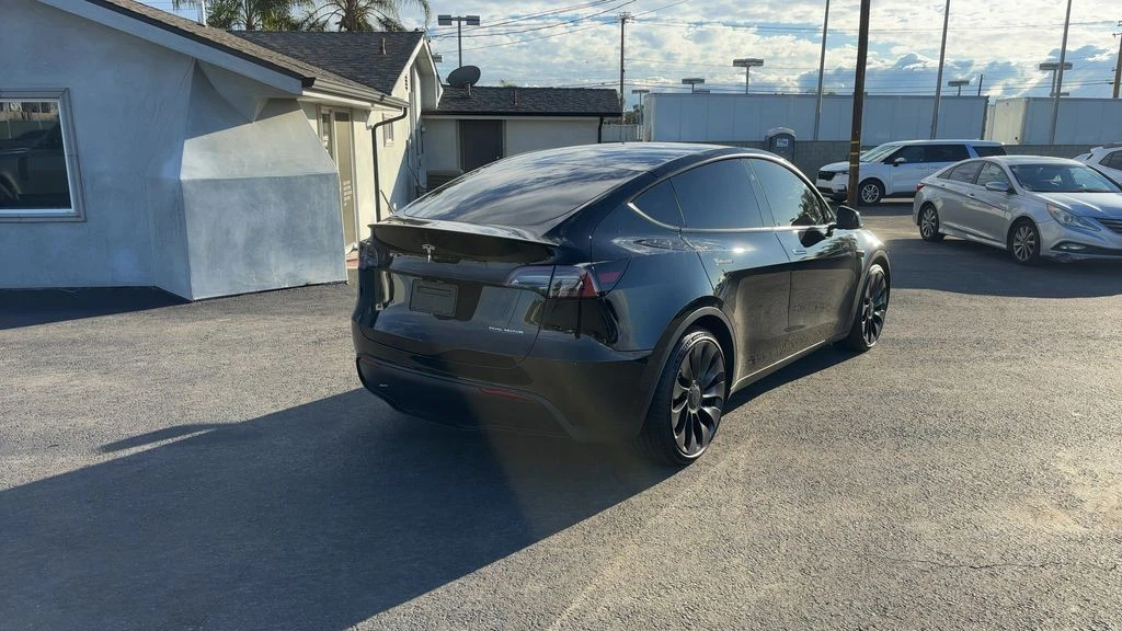 2023 Tesla Model Y Performance - Image 4 of 7