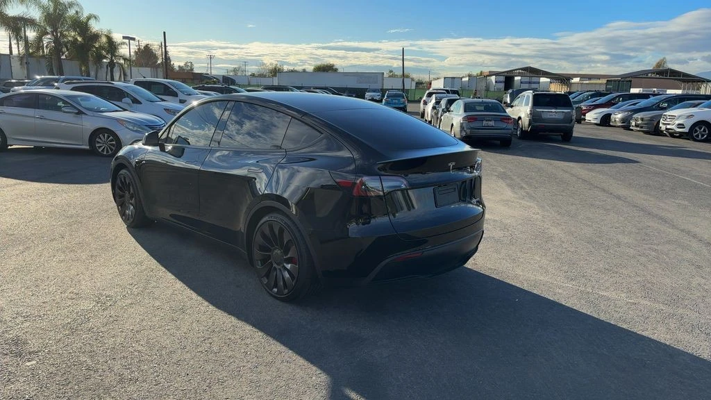 2023 Tesla Model Y Performance - Image 3 of 7