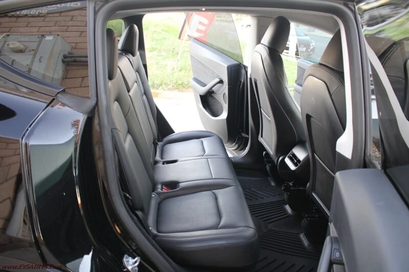 2023 Tesla Model Y Performance - Image 15 of 21