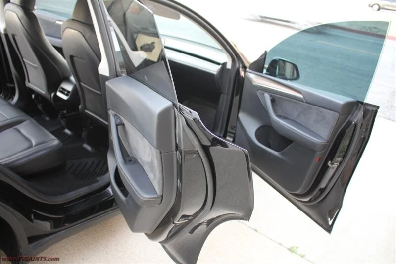 2023 Tesla Model Y Performance - Image 14 of 21