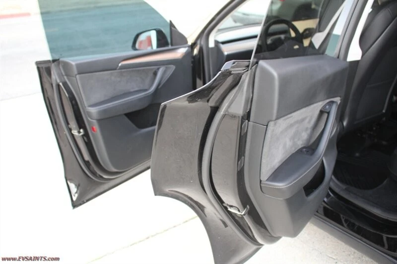 2023 Tesla Model Y Performance - Image 13 of 21