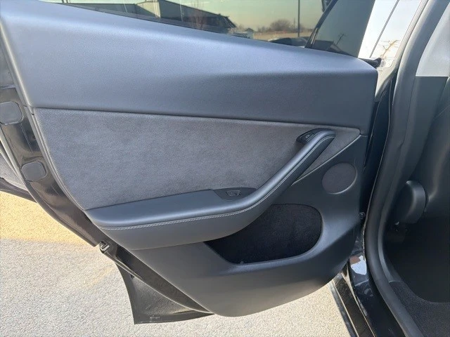 2023 Tesla Model Y Performance - Image 12 of 21