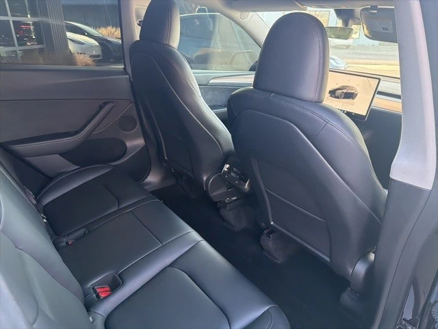 2023 Tesla Model Y Performance - Image 17 of 21