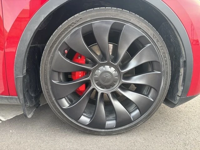 2023 Tesla Model Y Performance - Image 10 of 21