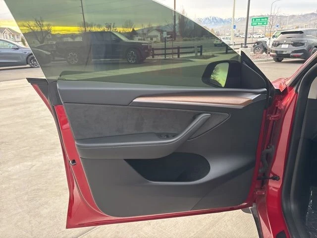 2023 Tesla Model Y Performance - Image 11 of 21