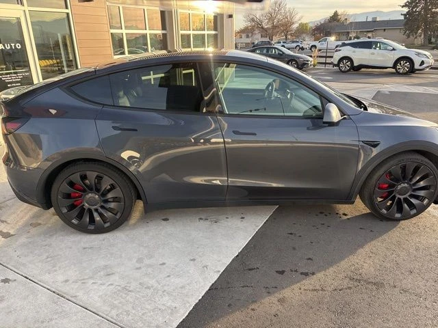2023 Tesla Model Y Performance - Image 8 of 21