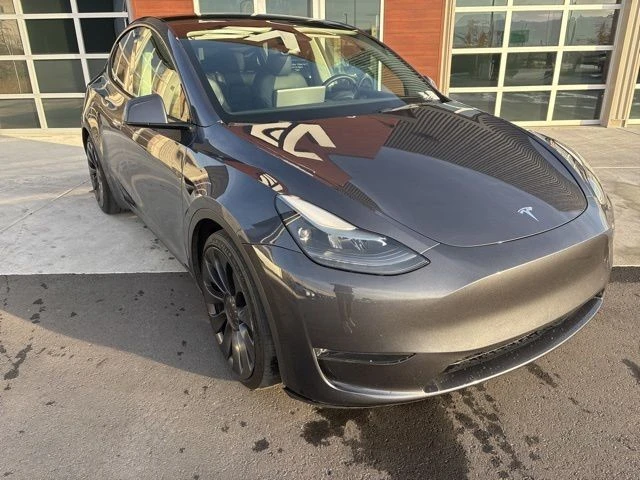 2023 Tesla Model Y Performance - Image 9 of 21
