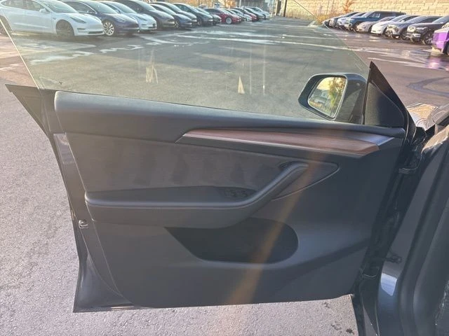 2023 Tesla Model Y Performance - Image 11 of 21