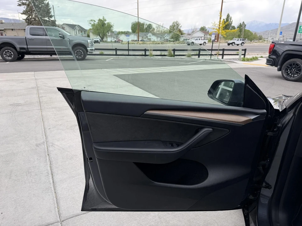 2023 Tesla Model Y Performance - Image 11 of 21