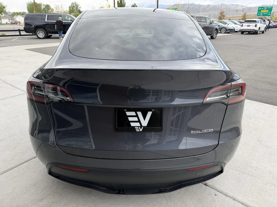2023 Tesla Model Y Performance - Image 7 of 21
