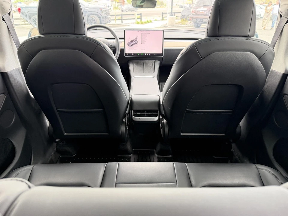 2023 Tesla Model Y Performance - Image 18 of 21