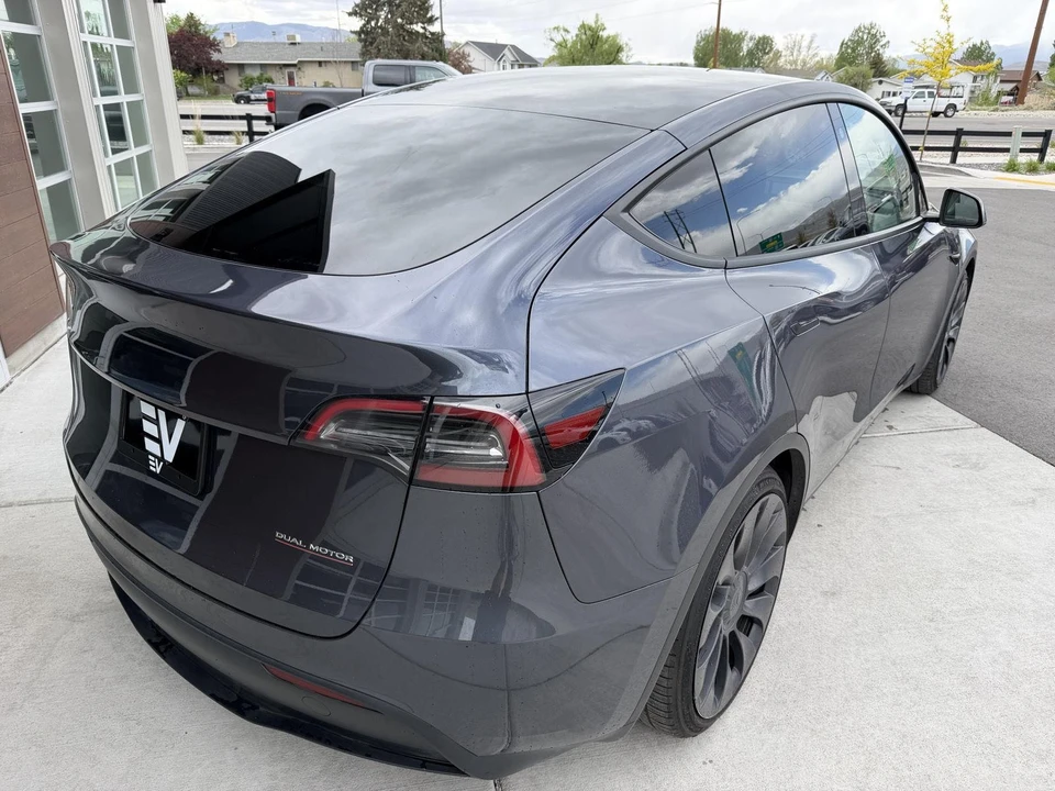 2023 Tesla Model Y Performance - Image 8 of 21