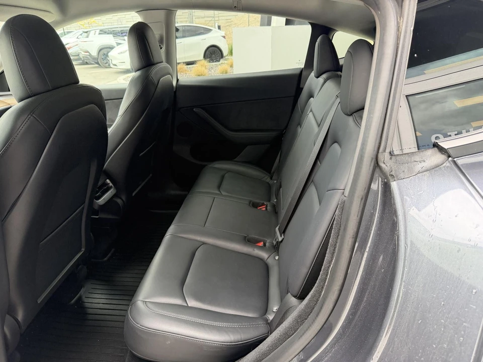 2023 Tesla Model Y Performance - Image 15 of 21