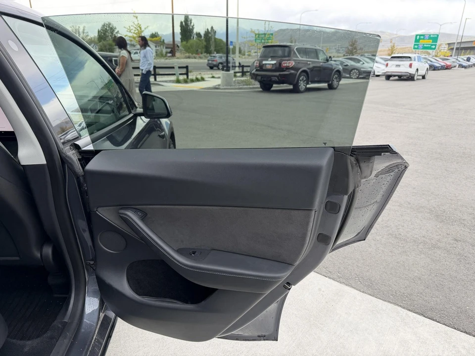 2023 Tesla Model Y Performance - Image 19 of 21