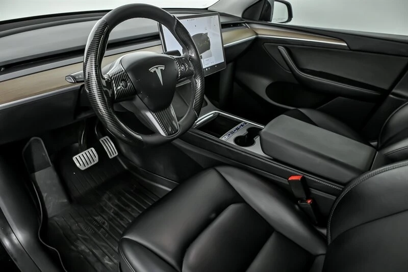 2023 Tesla Model Y Performance - Image 15 of 21
