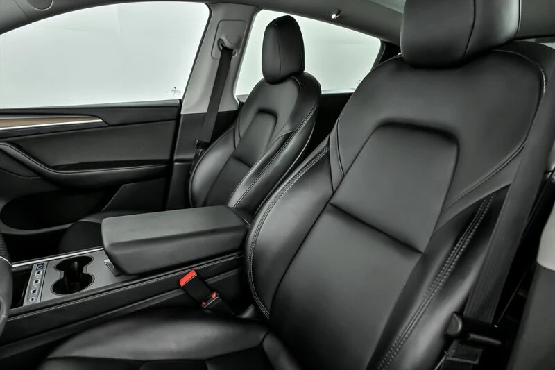 2023 Tesla Model Y Performance - Image 17 of 21