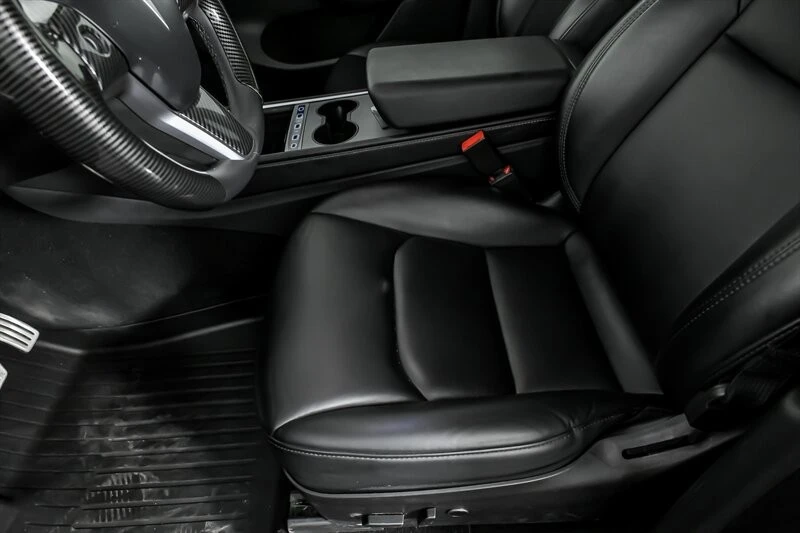 2023 Tesla Model Y Performance - Image 16 of 21