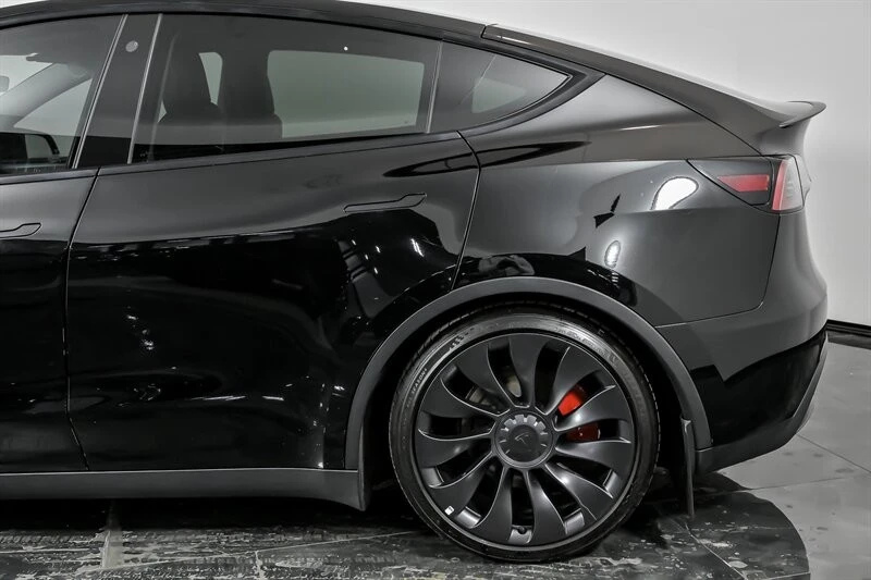 2023 Tesla Model Y Performance - Image 7 of 21