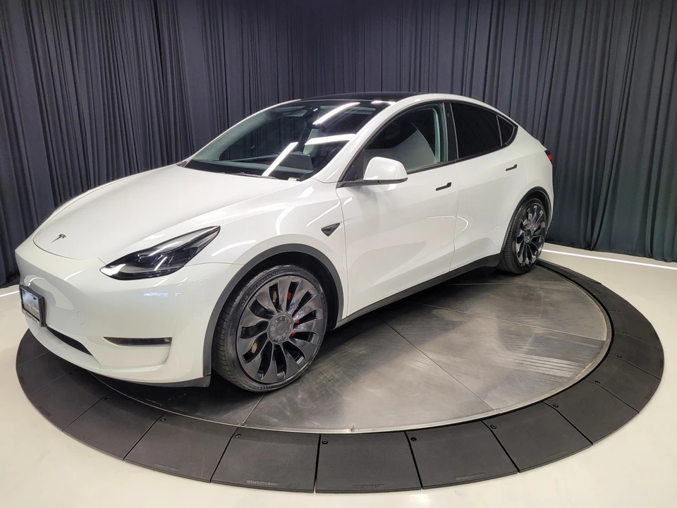 2023 Tesla Model Y Performance - Image 7 of 12