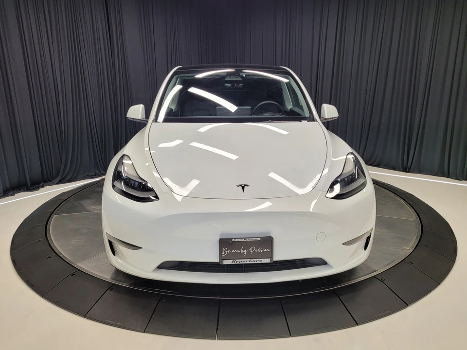 2023 Tesla Model Y Performance - Image 6 of 12