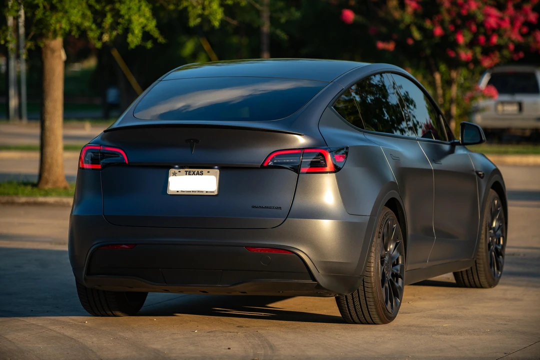 2023 Tesla Model Y Performance - Image 17 of 31