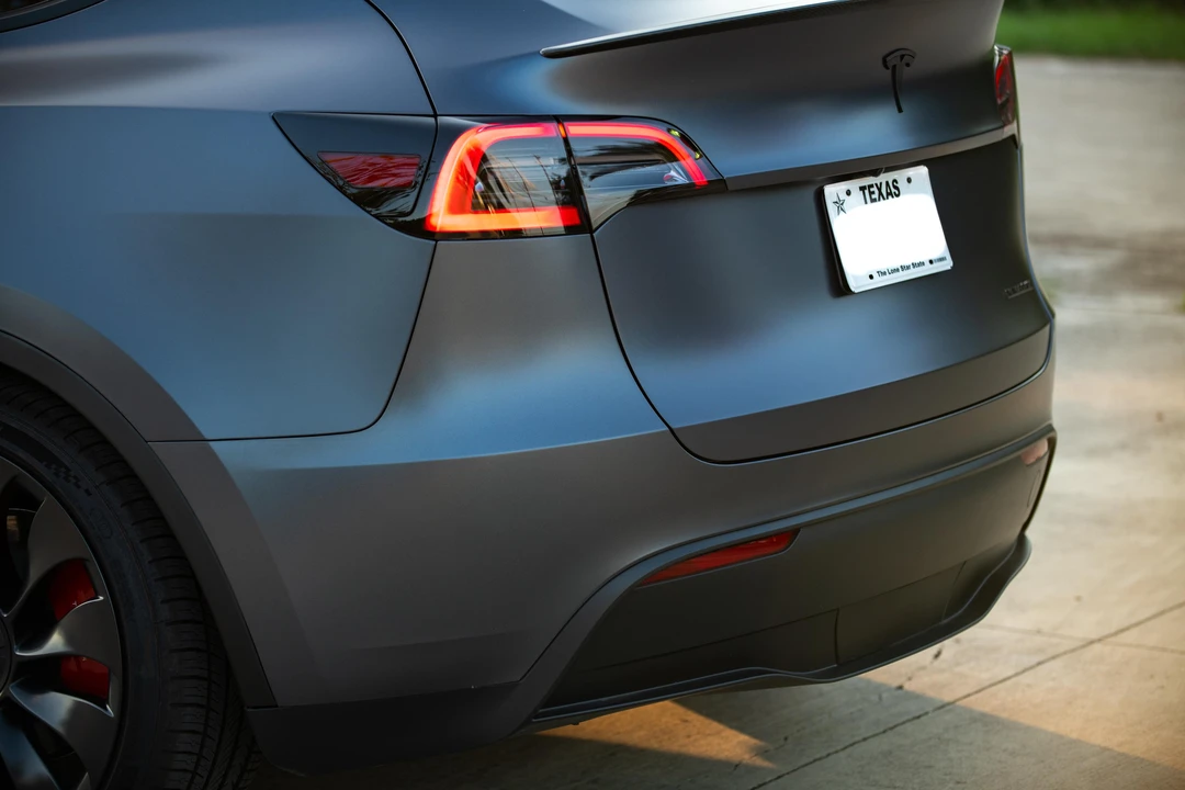 2023 Tesla Model Y Performance - Image 28 of 31