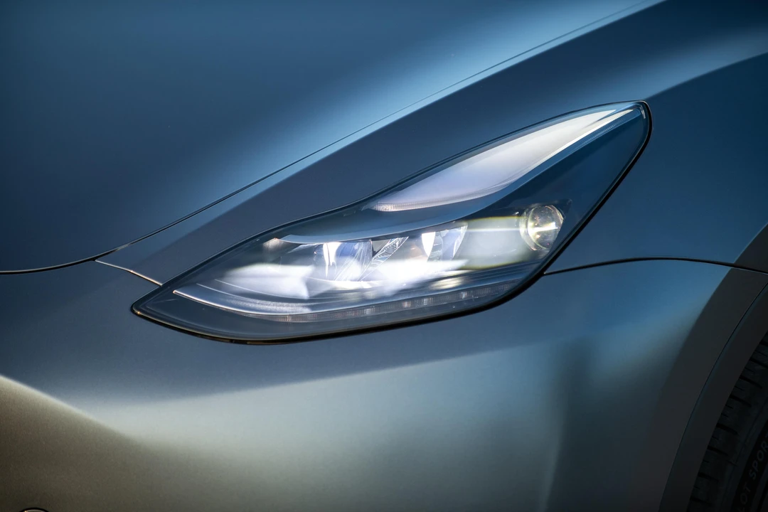 2023 Tesla Model Y Performance - Image 24 of 31