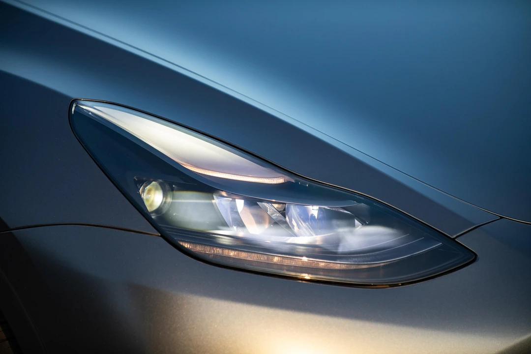 2023 Tesla Model Y Performance - Image 23 of 31