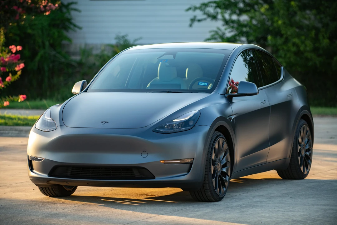 2023 Tesla Model Y Performance - Image 7 of 31