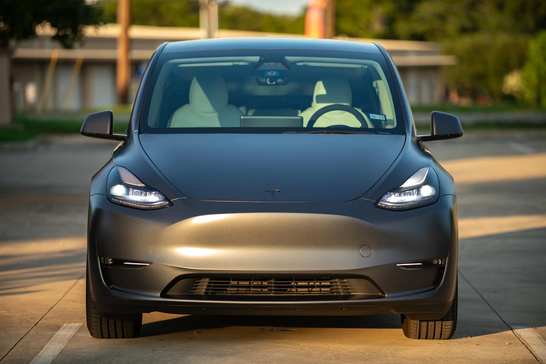 2023 Tesla Model Y Performance - Image 6 of 31