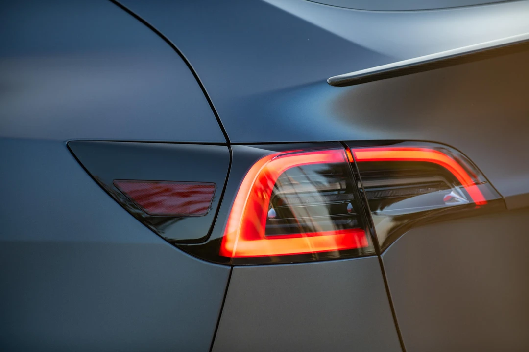 2023 Tesla Model Y Performance - Image 29 of 31