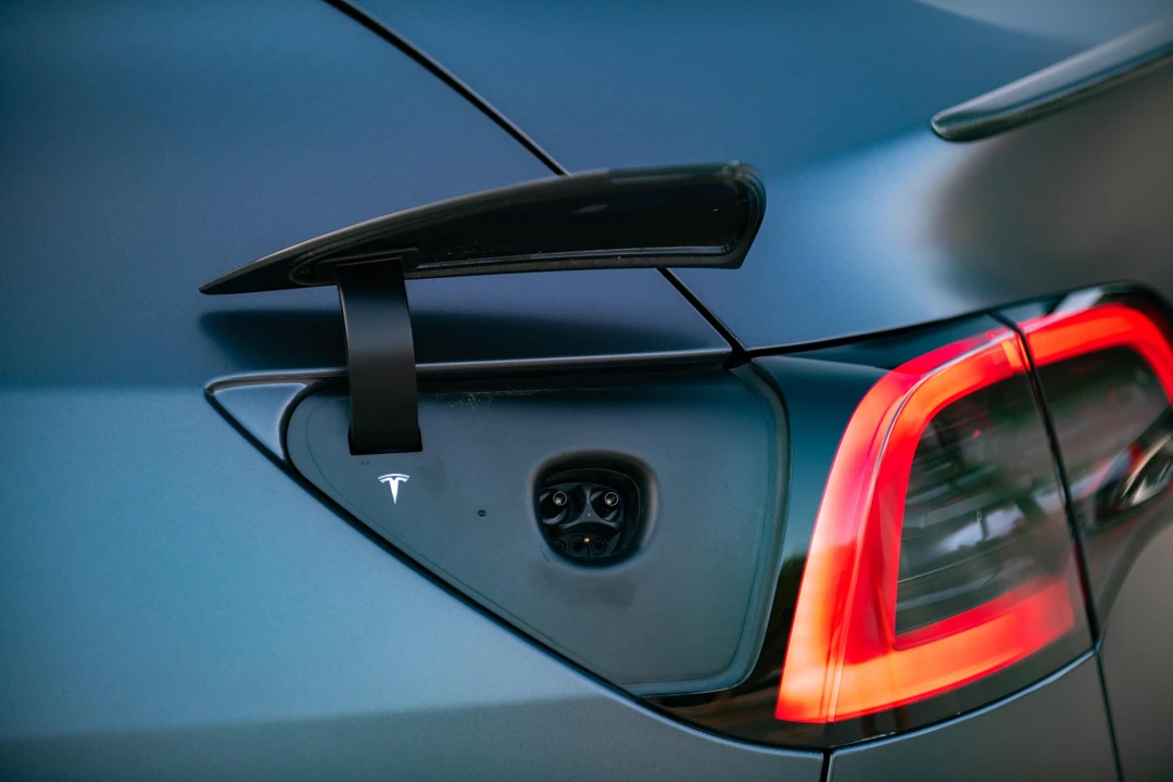2023 Tesla Model Y Performance - Image 30 of 31