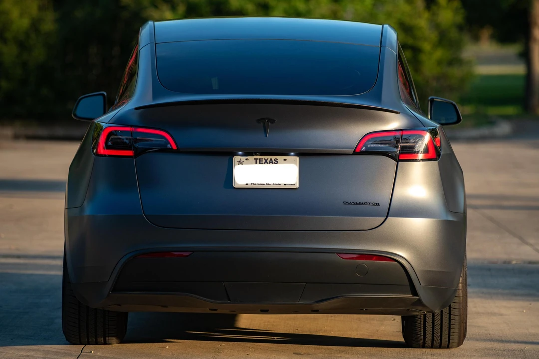 2023 Tesla Model Y Performance - Image 5 of 31