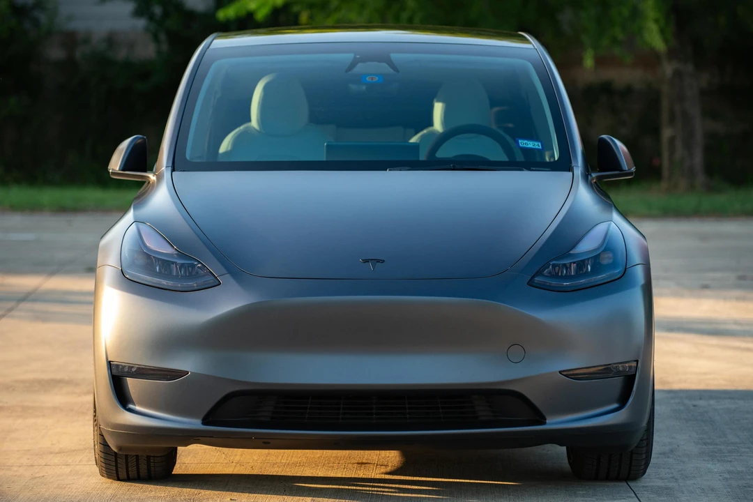 2023 Tesla Model Y Performance - Image 2 of 31