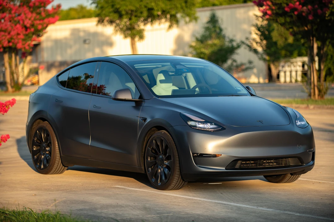 2023 Tesla Model Y Performance - Image 21 of 31