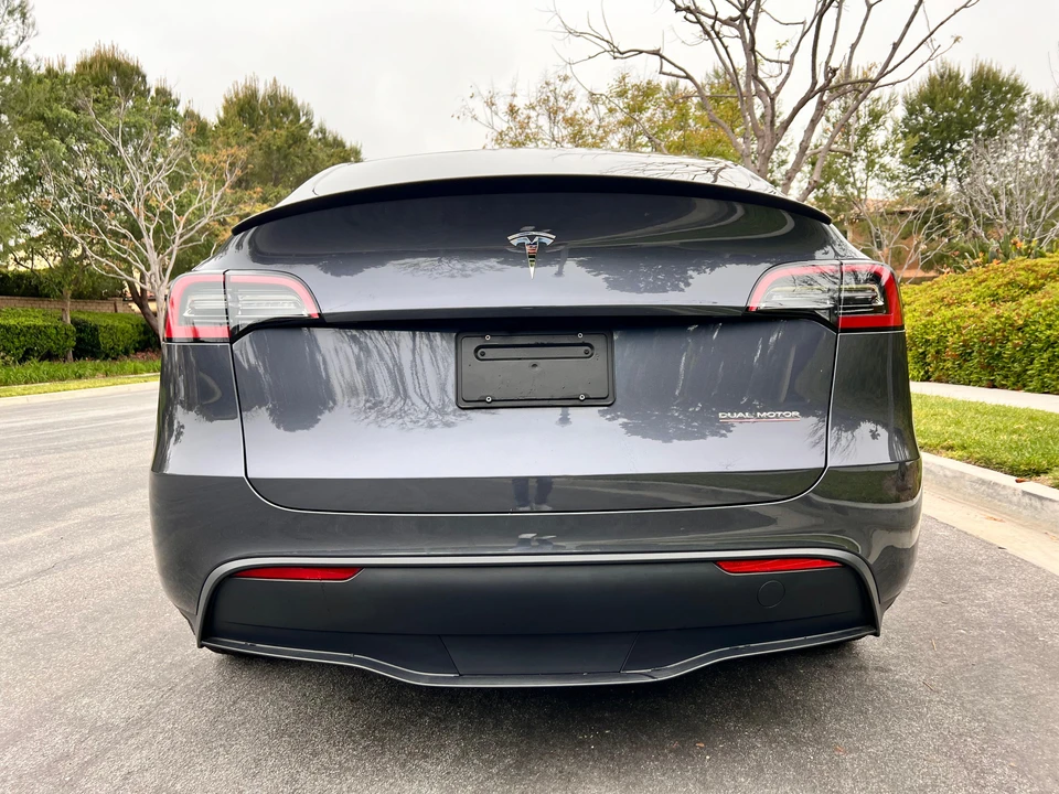 2023 Tesla Model Y Performance - Image 13 of 31