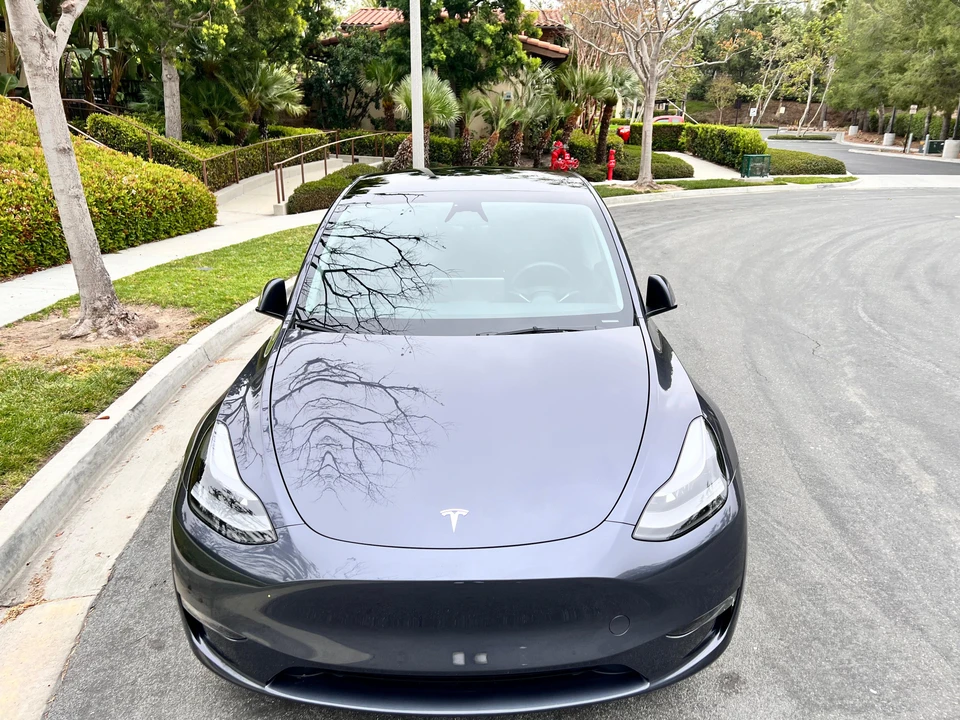 2023 Tesla Model Y Performance - Image 8 of 31