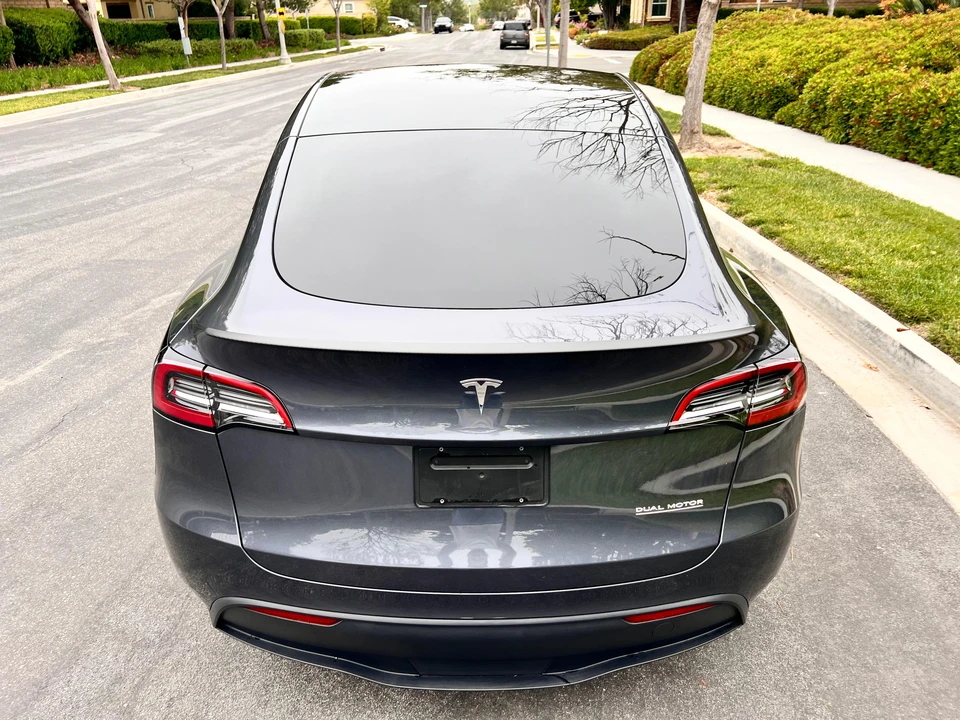 2023 Tesla Model Y Performance - Image 14 of 31
