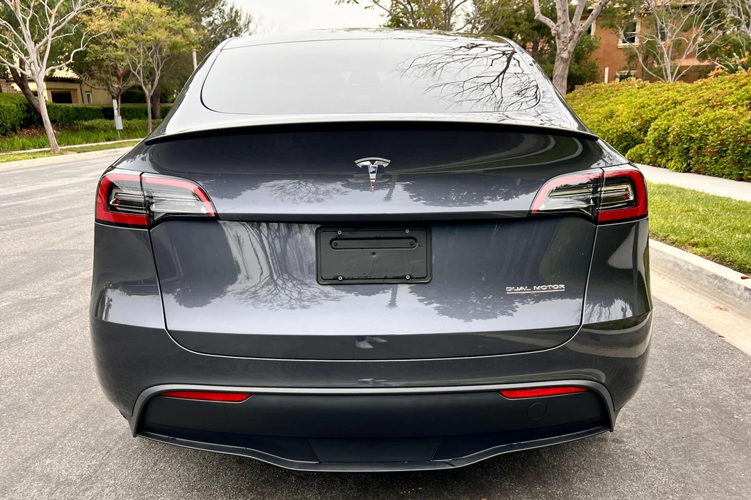 2023 Tesla Model Y Performance - Image 5 of 31