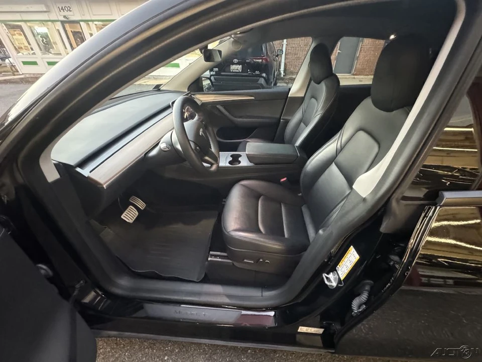 2023 Tesla Model Y Performance - Image 20 of 21