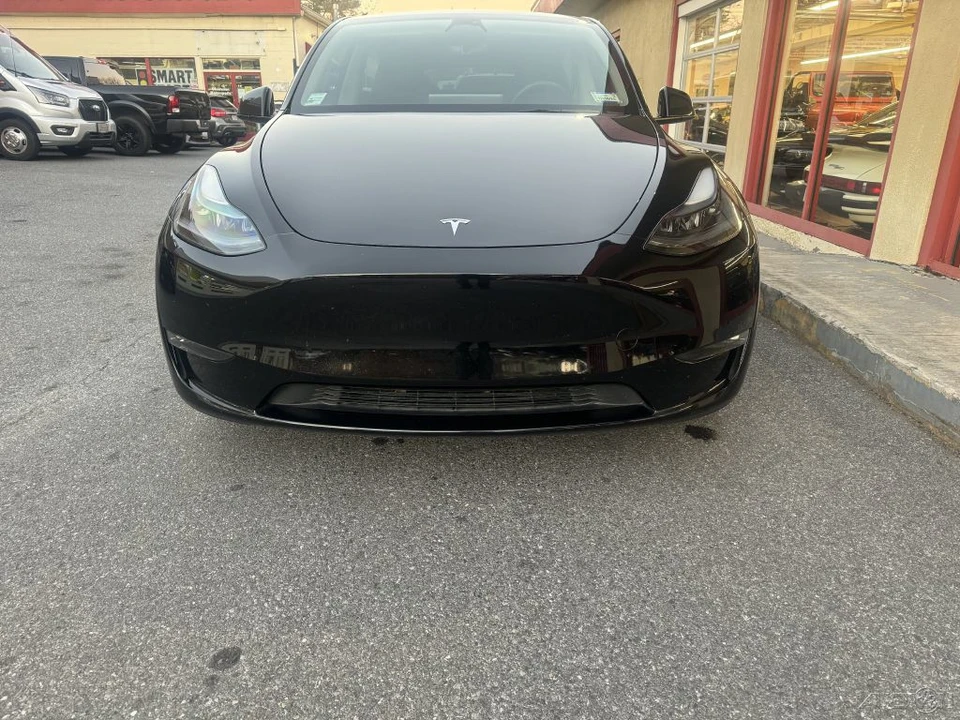 2023 Tesla Model Y Performance - Image 3 of 21