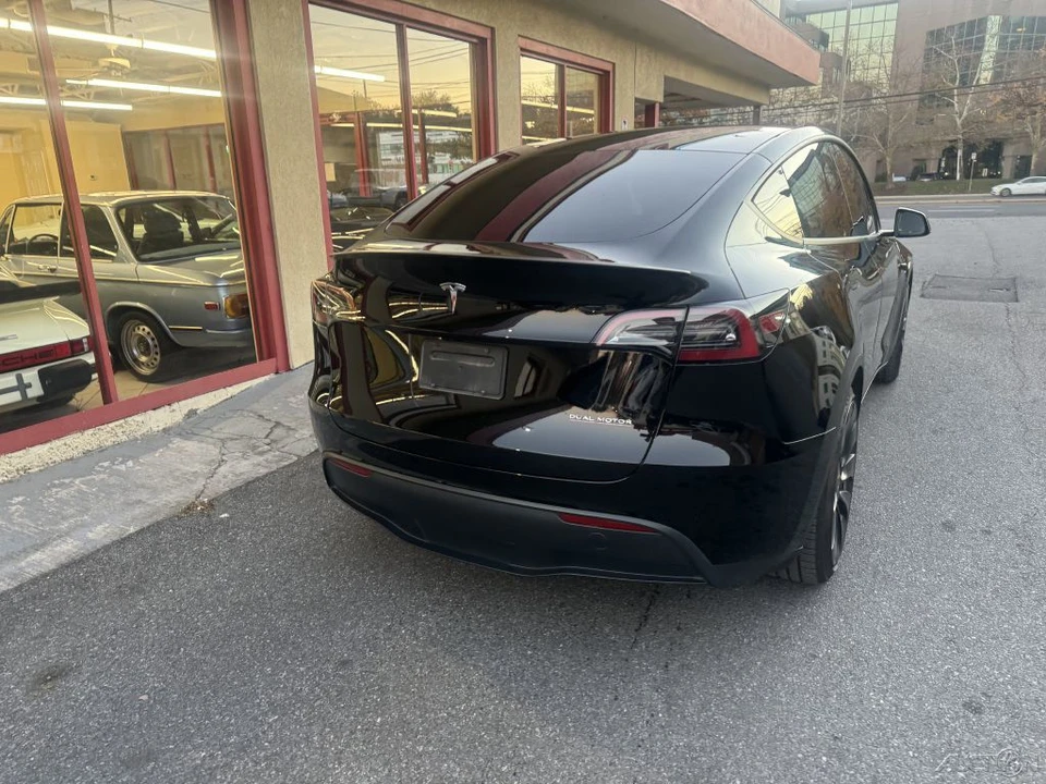 2023 Tesla Model Y Performance - Image 16 of 21