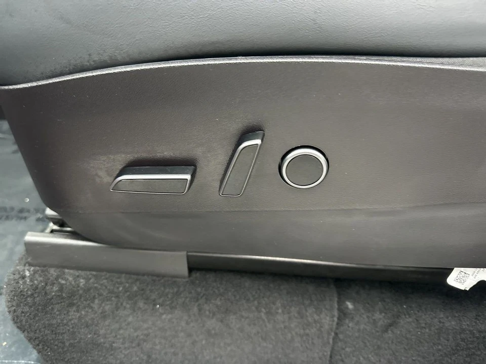 2023 Tesla Model Y Performance - Image 10 of 12