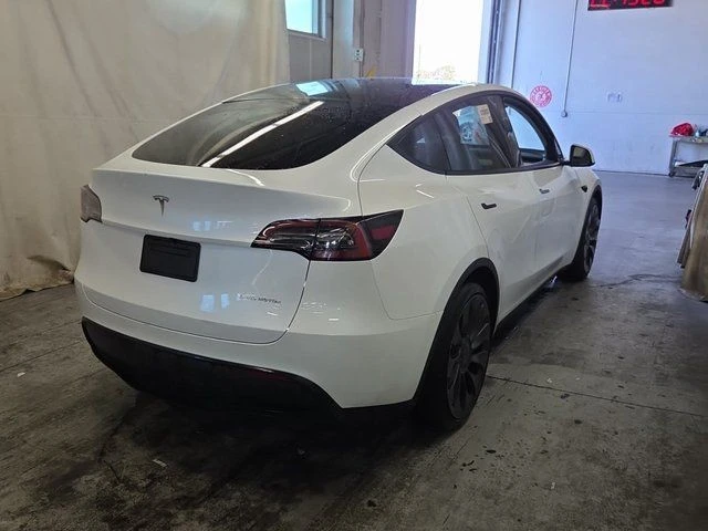 2023 Tesla Model Y Performance - Image 4 of 7